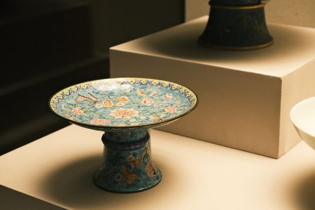 珐琅工艺品展柜